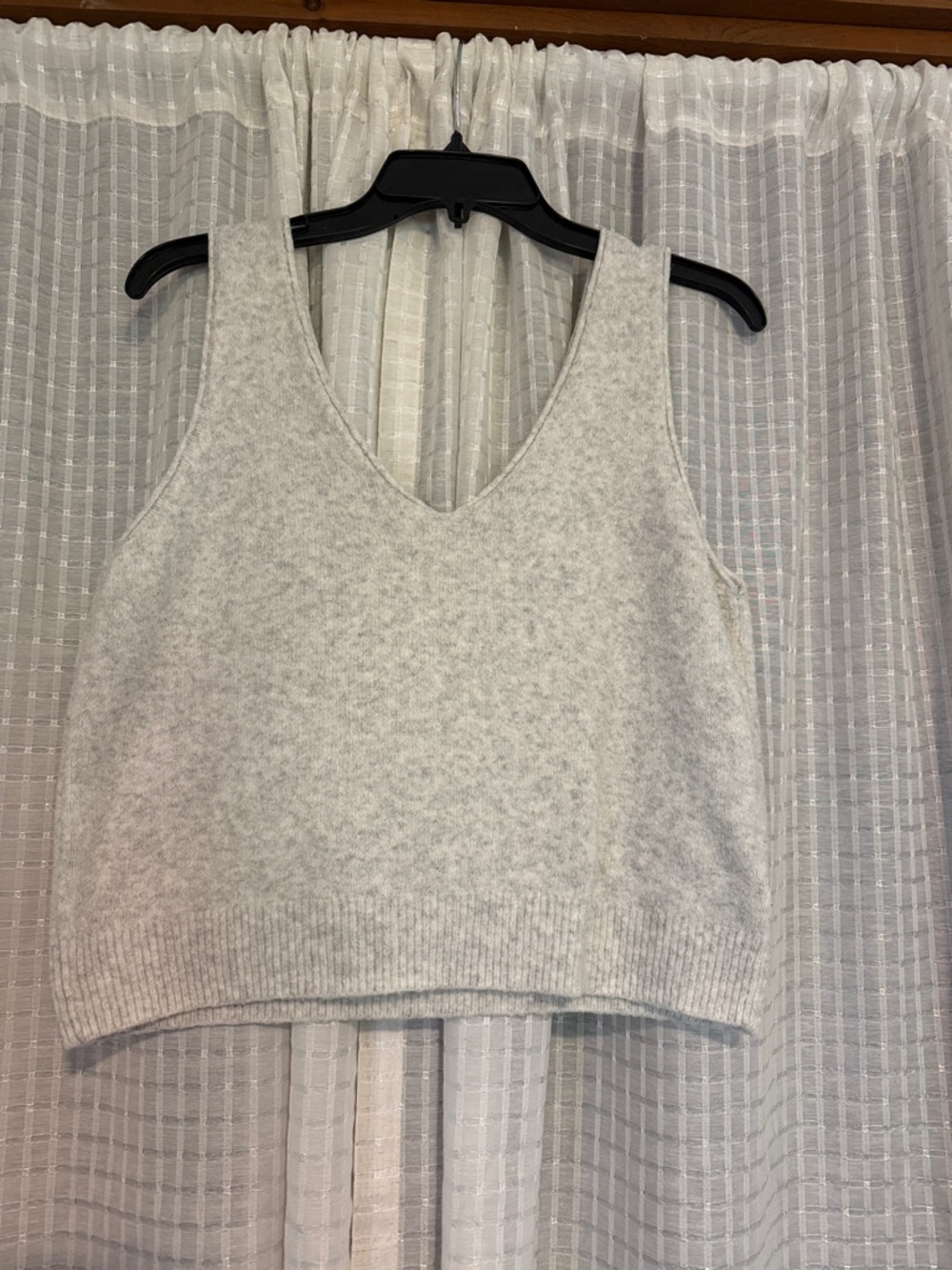 Tahari Light Gray V-Neck Knit Tank